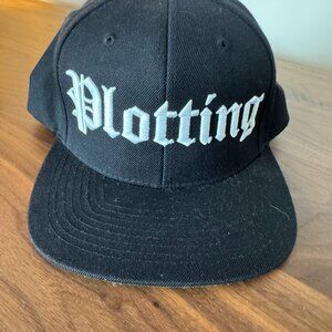 The Classics YUPOONG Men’s Embroidered Plotting Cap MINT condition